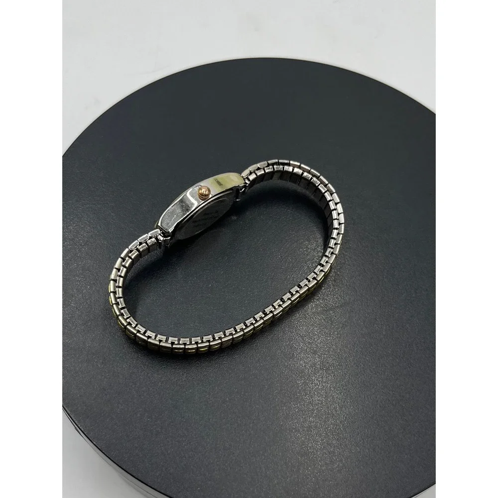 gevena features curved